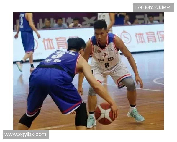 重庆篮球队在精英赛中以70分稳居积分榜首位展现强劲实力